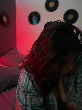 Онлайн чат XXX miacanela_xo
