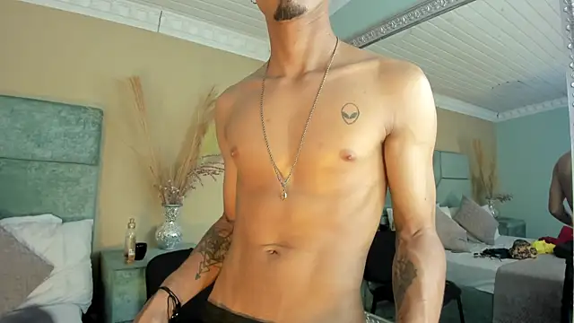 NoaahTylor Live XXX Chat