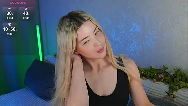 LindaThackerr Live XXX-Chat