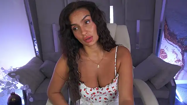 AnzhyTeqila's Live XXX Chat