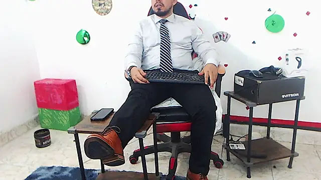 Chat +18 de KalethBigDick ao vivo