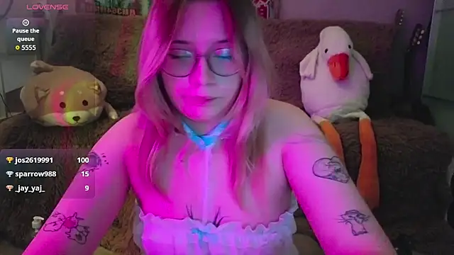 LeahBay Chat XXX live