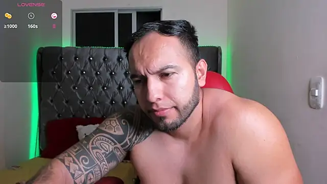 mrloganfuck1 Adlı Modelin Canlı XXX Sohbeti
