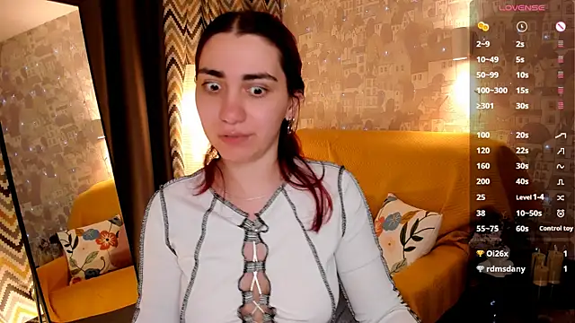XXX chat uživo modela hannacheekss_