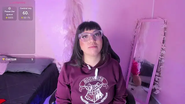 XXX chat uživo modela Emily_Roussee