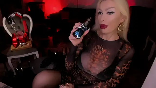 FinDomGod's Live XXX Chat