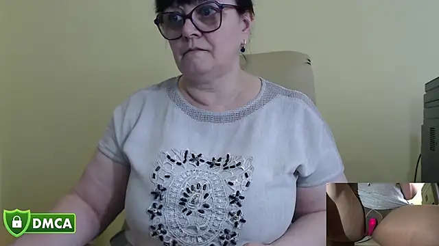 XXX chat uživo modela BrandiOhNight