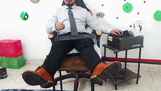 KalethBigDick Adlı Modelin Canlı XXX Sohbeti