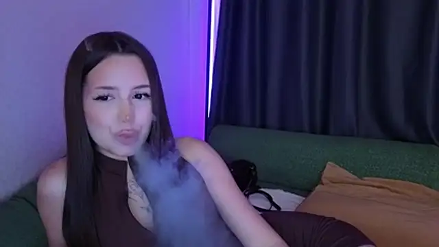 BlackEyesGirl Adlı Modelin Canlı XXX Sohbeti