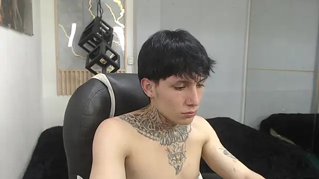 Cry_thereal Chat XXX in diretta