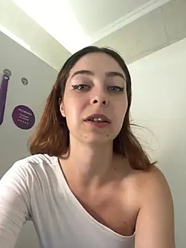 Chatroom XXX en direct de LynaFrost