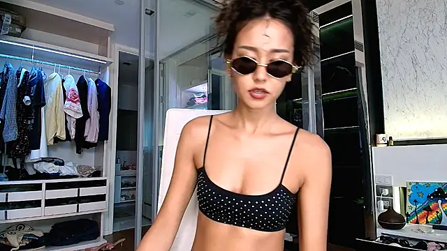 Melissa_Mone Adlı Modelin Canlı XXX Sohbeti