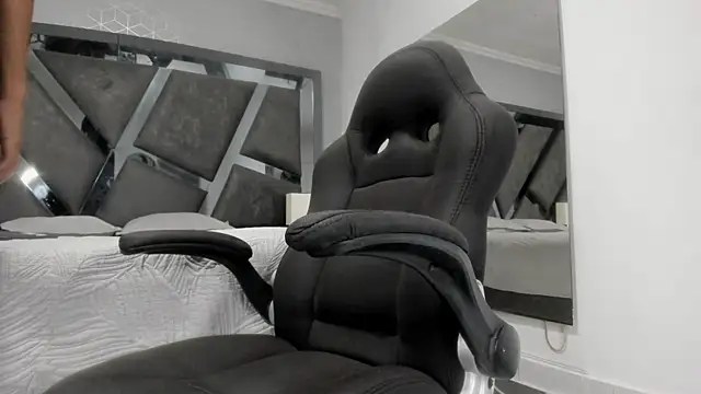 ElektraBomdans' Live XXX Chat