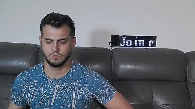 XXX chat uživo modela CrazyDom1