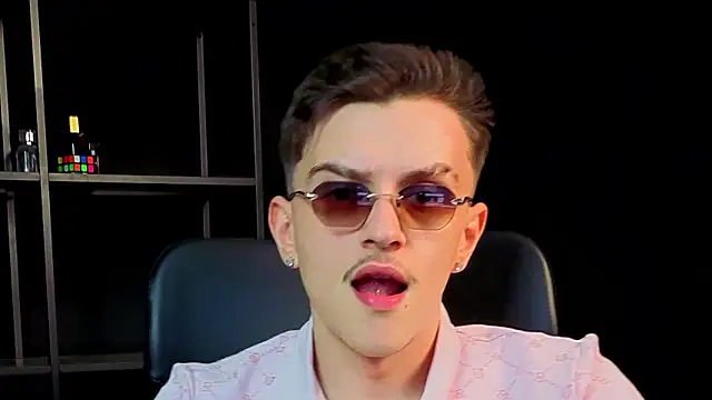 FelixStarkk 라이브 XXX 채팅