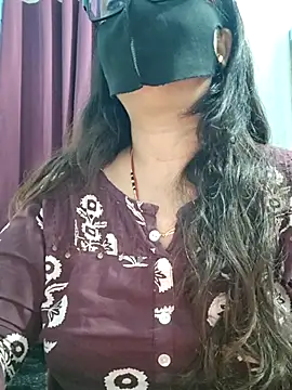 Aishwaryaa_69 লাইভ XXX চ্যাট