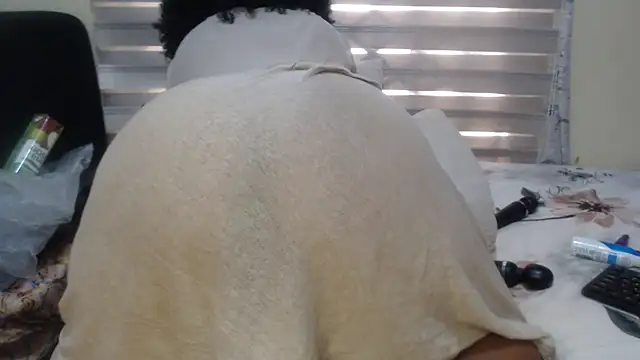 Foxybrownxx1 লাইভ XXX চ্যাট