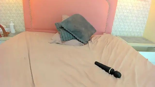 TAYLORMEYER1's Live XXX Chat