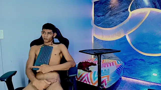 دردشة sex_boy33_ الجنسية المباشرة