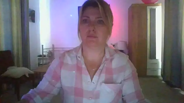 ElenaLove888's Live XXX Chat
