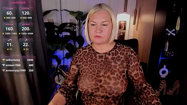 YolandaKiss' Live XXX Chat