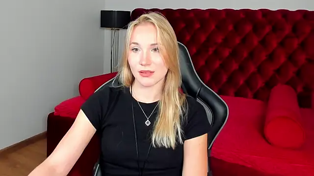 ElaraVoltage Live XXX Chat