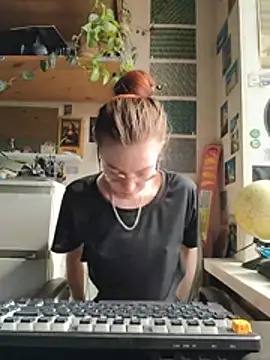 Shy_Bamby élő XXX-chatje