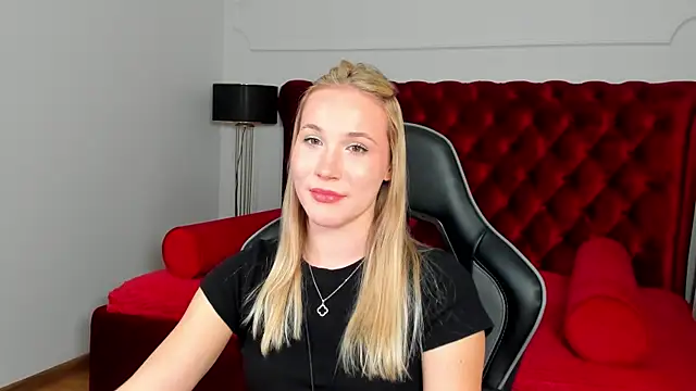 Chat XXX en directo de ElaraVoltage
