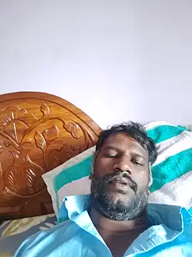 Paramkeerthi: απευθείας συνομιλία ΧΧΧ