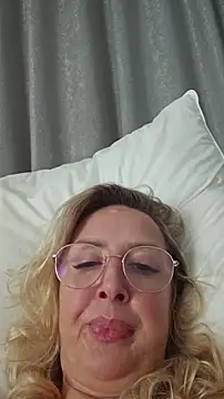 Chat +18 de MariaRichi_ ao vivo