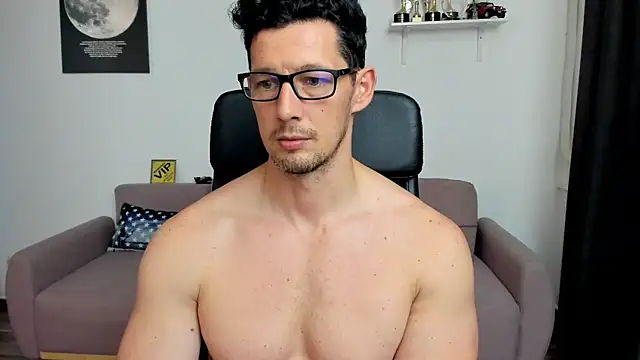 BrutusK08 Adlı Modelin Canlı XXX Sohbeti