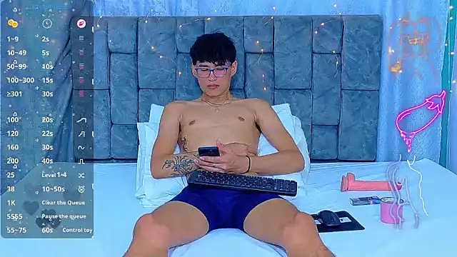 NicolasTorrez webcam show