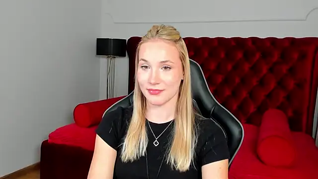 ElaraVoltage Chat XXX in diretta