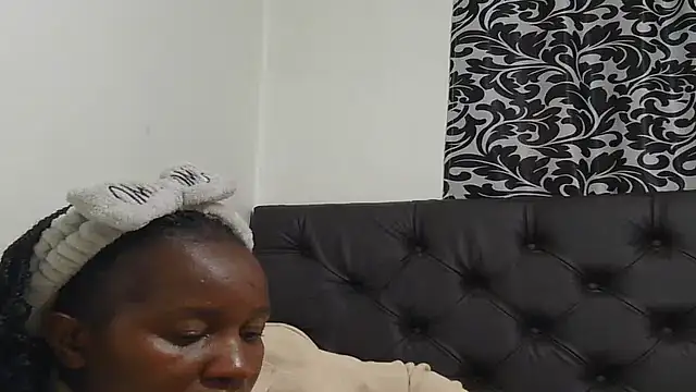 Chatroom XXX en direct de sluttylaura21