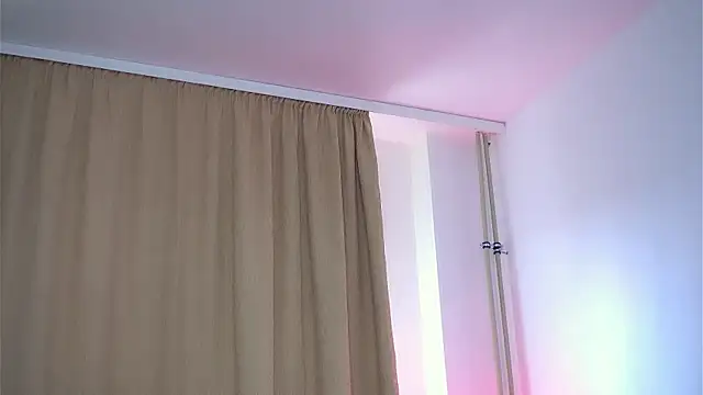 Chat +18 de HotMollyX ao vivo
