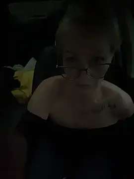 הופעת וובקאם של MilfOfDreams