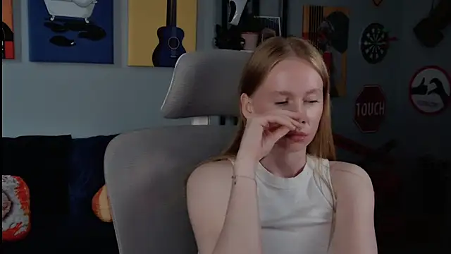 XXX chat uživo modela BellaRosewood