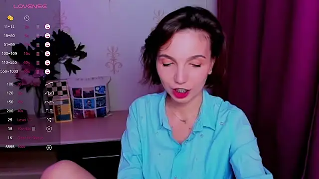 KindHazelHere_ Chat XXX in diretta