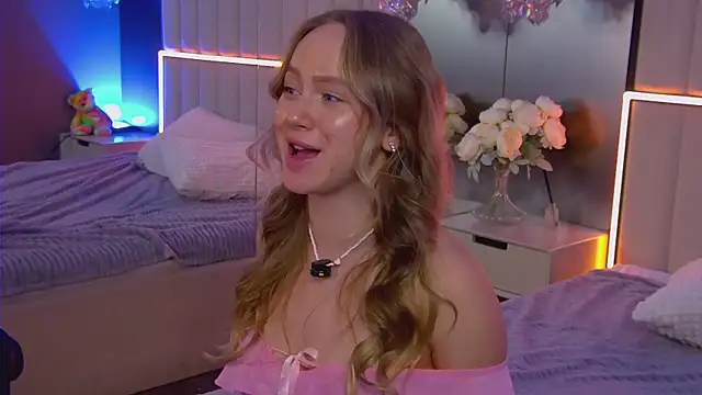 Emi_Gold Chat XXX live