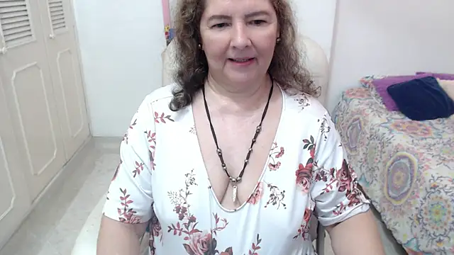 leonela_69 即時 XXX 聊天