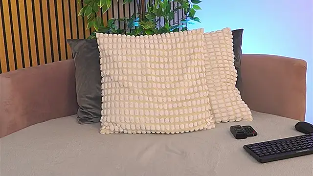 Avril_Cyrus Live XXX-Chat