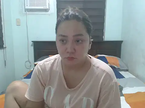 Hello_Kiffy69 Adlı Modelin Canlı XXX Sohbeti