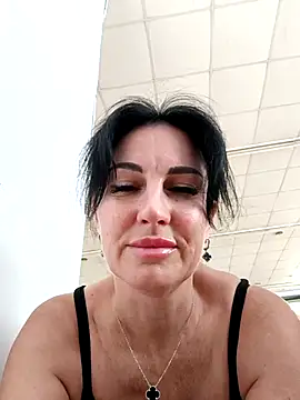 Sweaty20 Adlı Modelin Canlı XXX Sohbeti