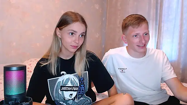 juliaanddima élő XXX-chatje