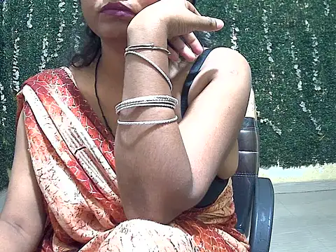 Ruhi_Hotty Chat XXX in diretta