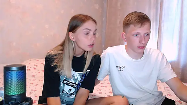 XXX chat uživo modela juliaanddima