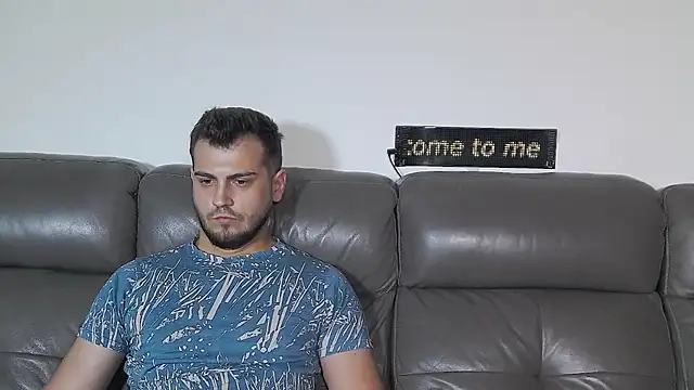 XXX chat uživo modela CrazyDom1