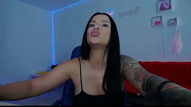 Chat +18 de LauraLora3 ao vivo