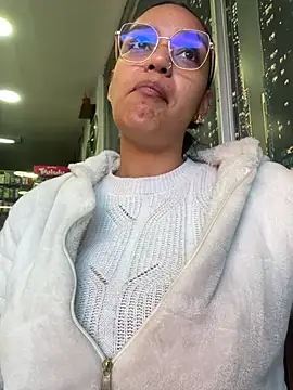 Sara-77 Live XXX-chat