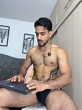 Maximiliano_ford Adlı Modelin Canlı XXX Sohbeti